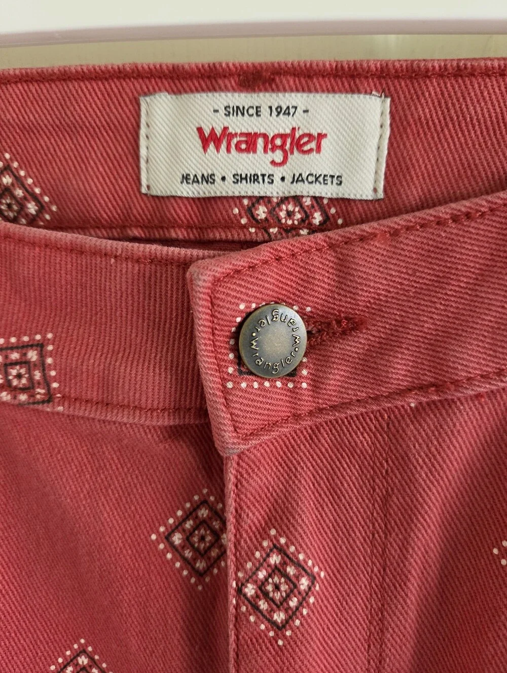 Wrangler High Rise Bold Bootcut Jeans Red Diamond Bay Bandana Print Size 31x30